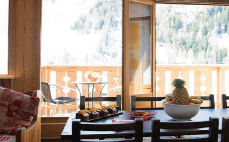 Hattiers Apartments, Tignes, Dining Table